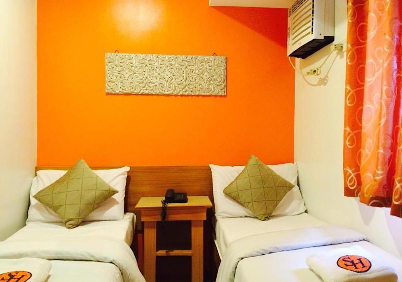 Stone House Hotel Pasay Exterior foto